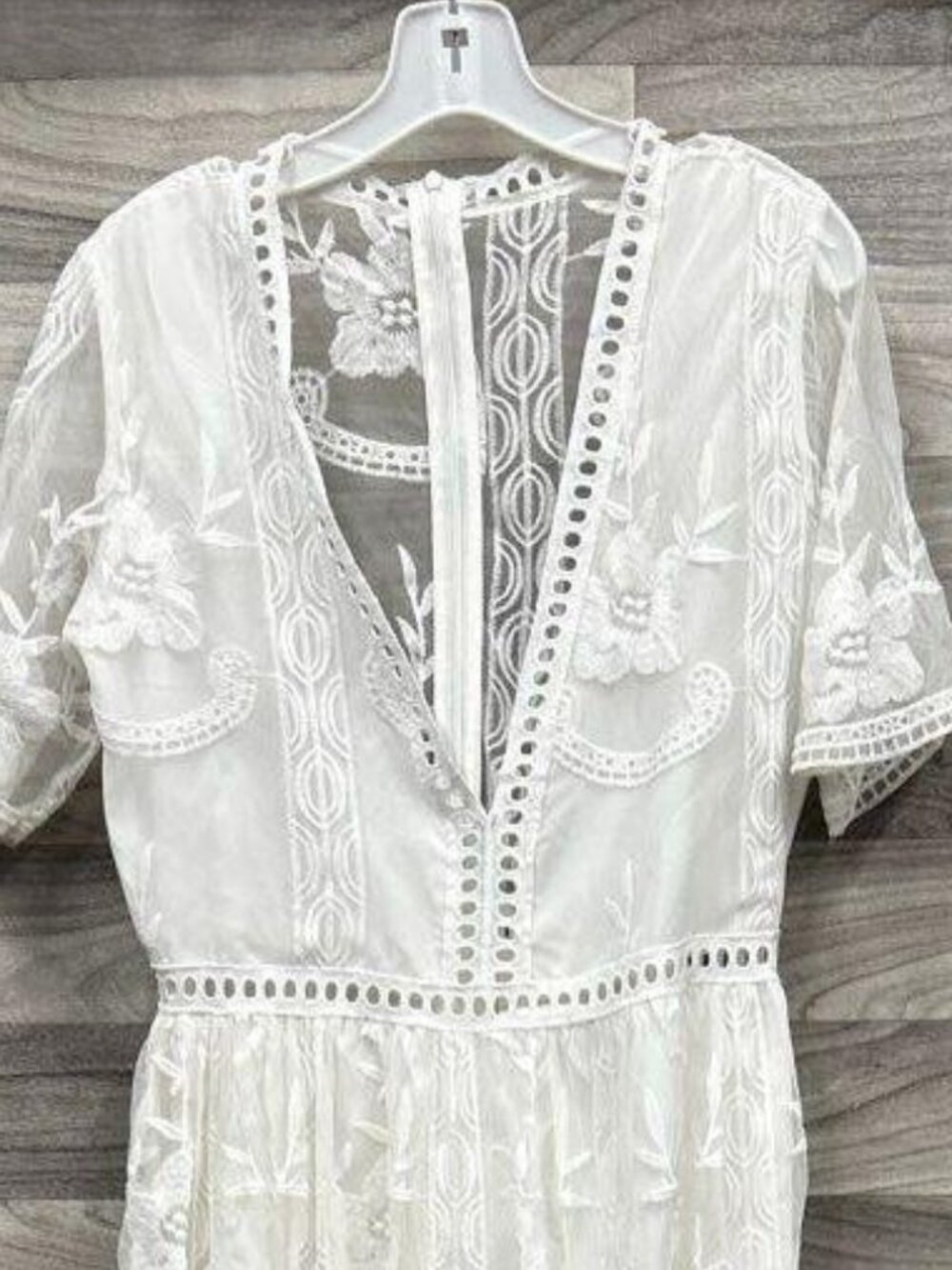 White dress full length lace dress with knee length lining, zip back size xl - Picture 2 of 8
